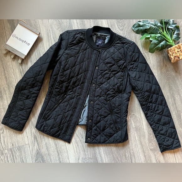 Gap quilted zip jacket in black. Size S NWOT! - Picture 3 of 11